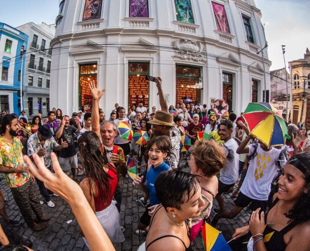 Arrastão do Frevo - Bloco Tradicional na quarta-feira de cinzas no carnaval do recife